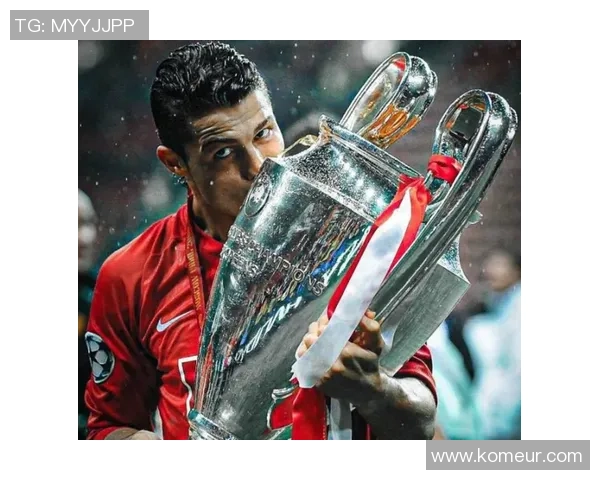 曼联迎战年青人强强对决引发球迷热议与期待