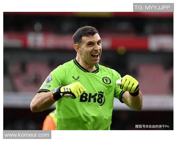 马丁内斯的传奇旅程：从青涩球员到世界足球巨星的蜕变与荣耀