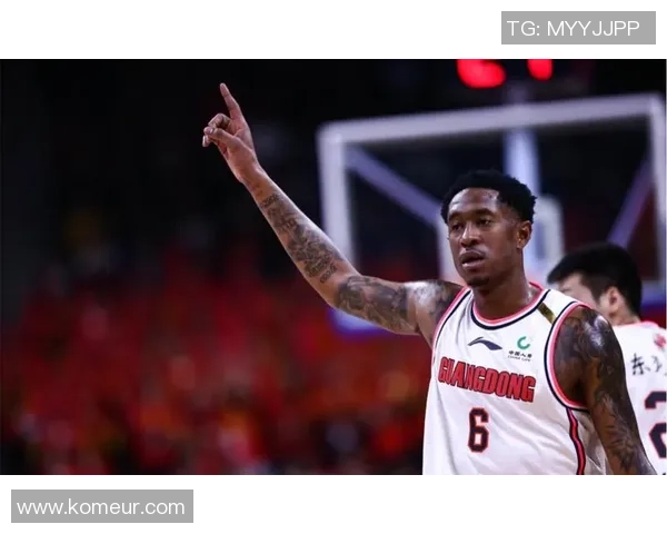 马尚布鲁克斯：从篮球新星到职业生涯的辉煌转折与成长之路